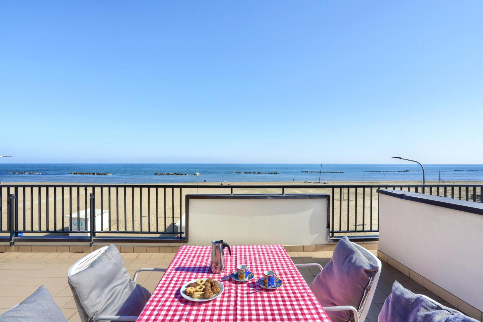 Mazzarosa Residence Roseto Degli Abruzzi Exterior photo