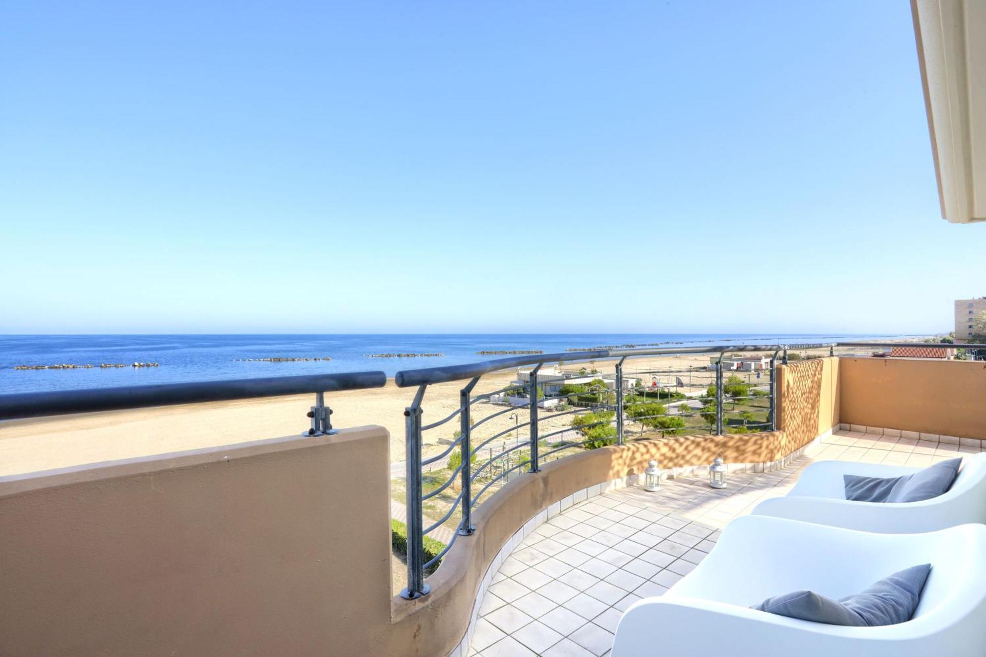 Mazzarosa Residence Roseto Degli Abruzzi Exterior photo
