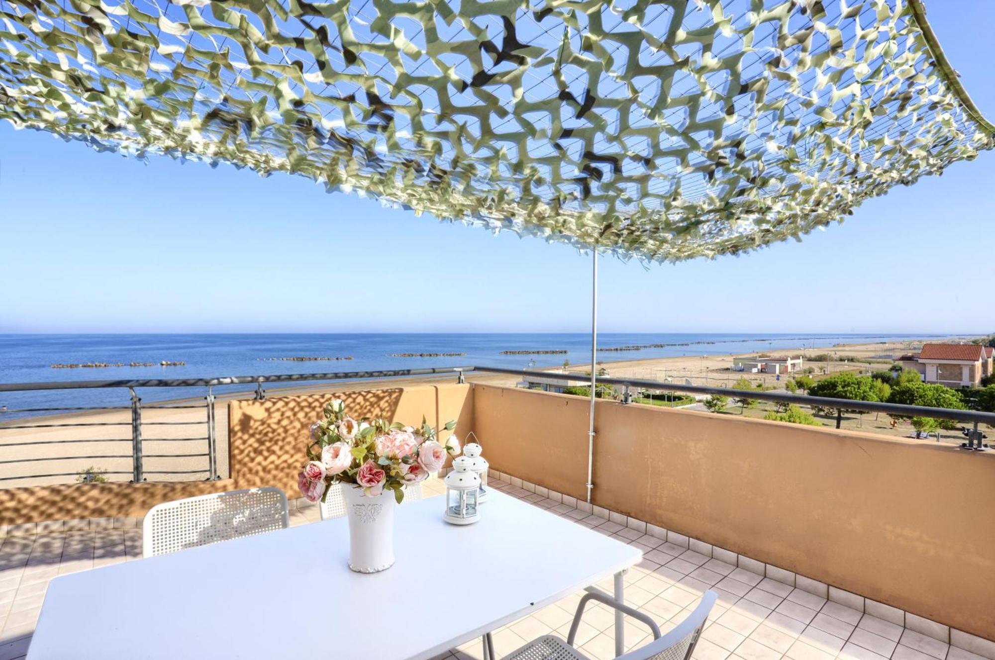 Mazzarosa Residence Roseto Degli Abruzzi Exterior photo