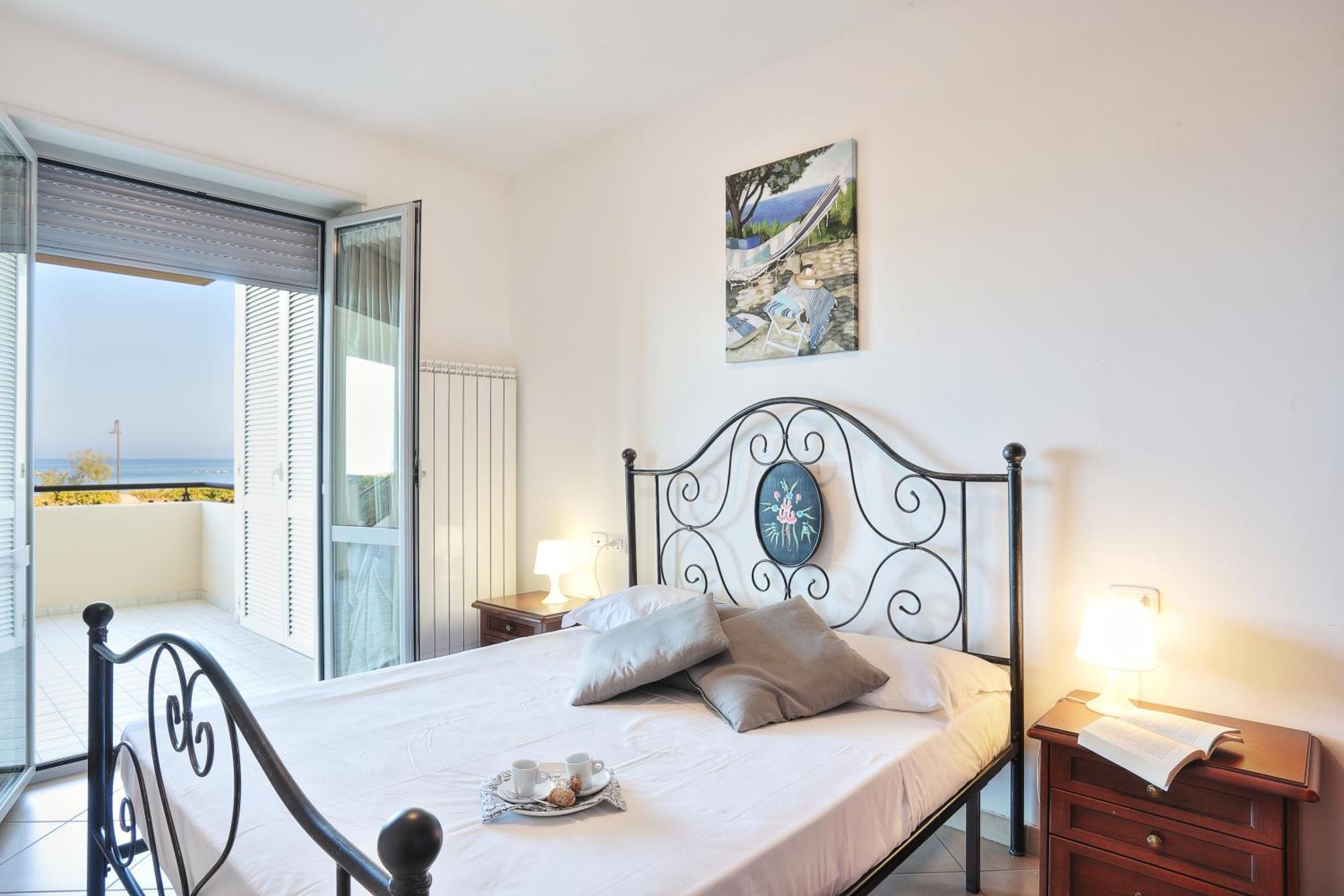 Mazzarosa Residence Roseto Degli Abruzzi Exterior photo